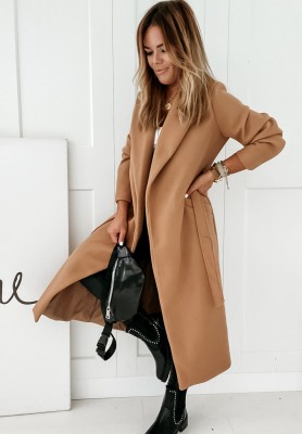 Long tied coat Sensual camel