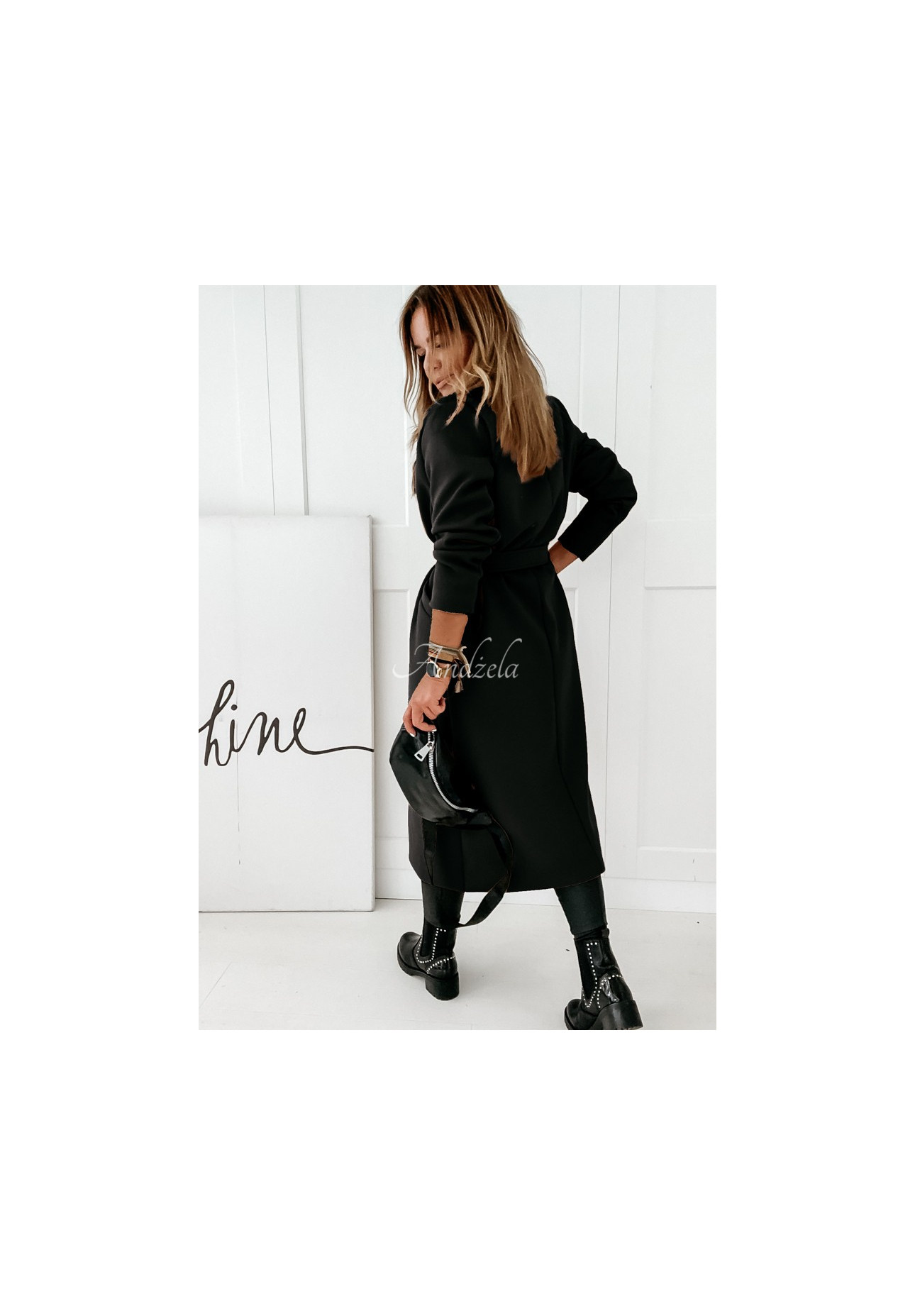 Long tied coat Sensual black