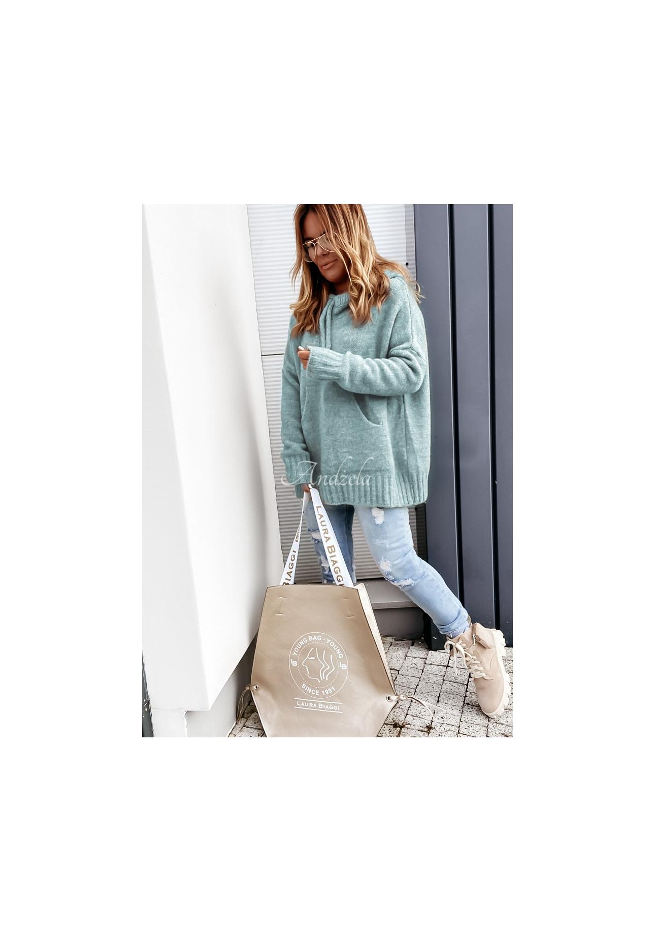 Carra oversize hooded sweater light blue