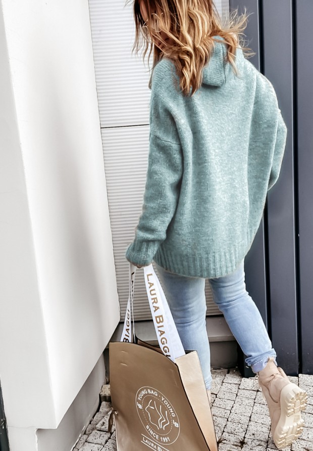 Sweter oversize z kapturem Carra jasnoniebieski
