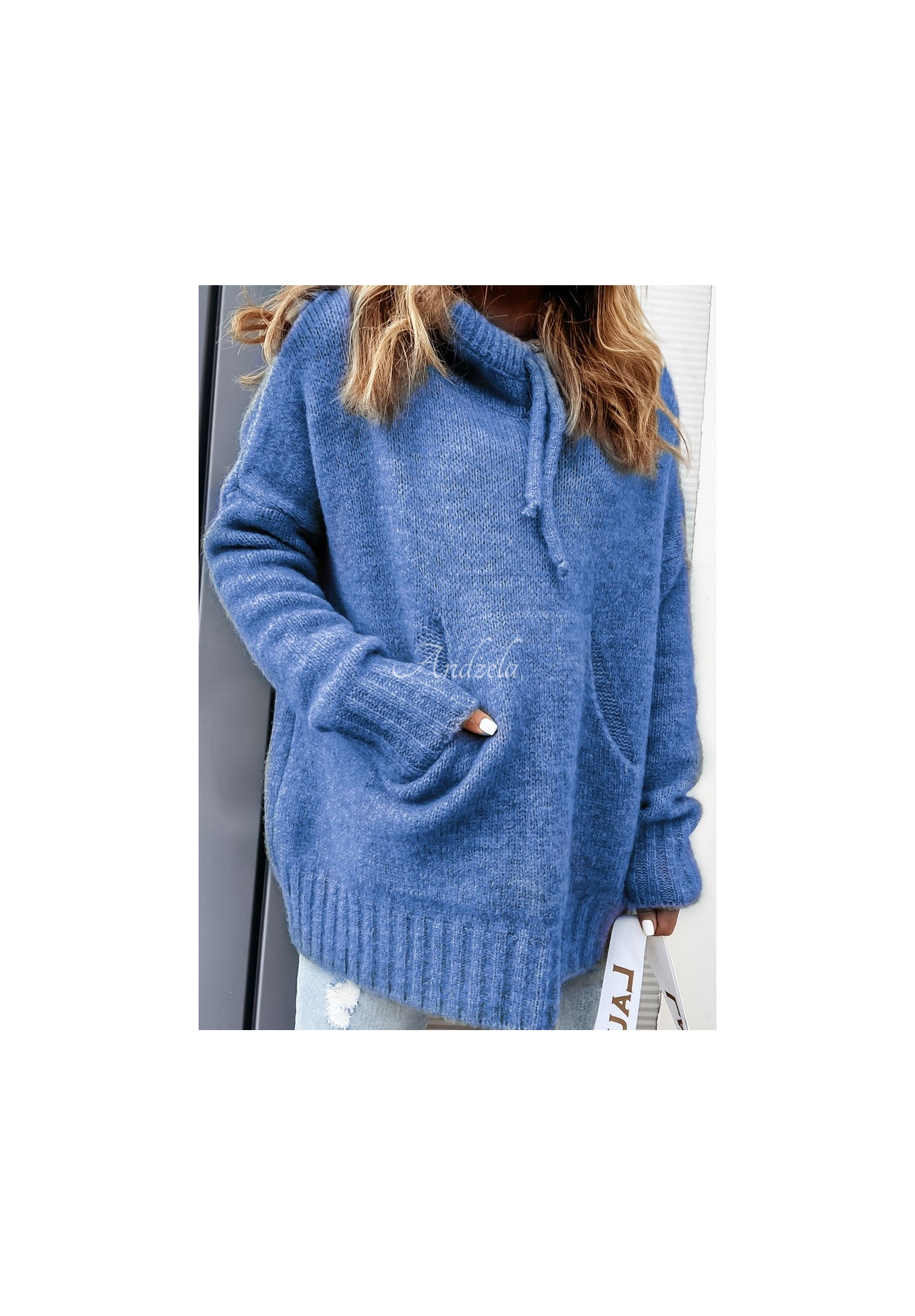 Sweter oversize z kapturem i wełną Carra niebieski
