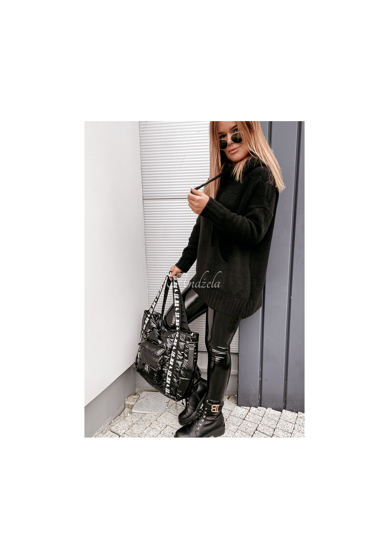 Carra oversize hooded sweater black