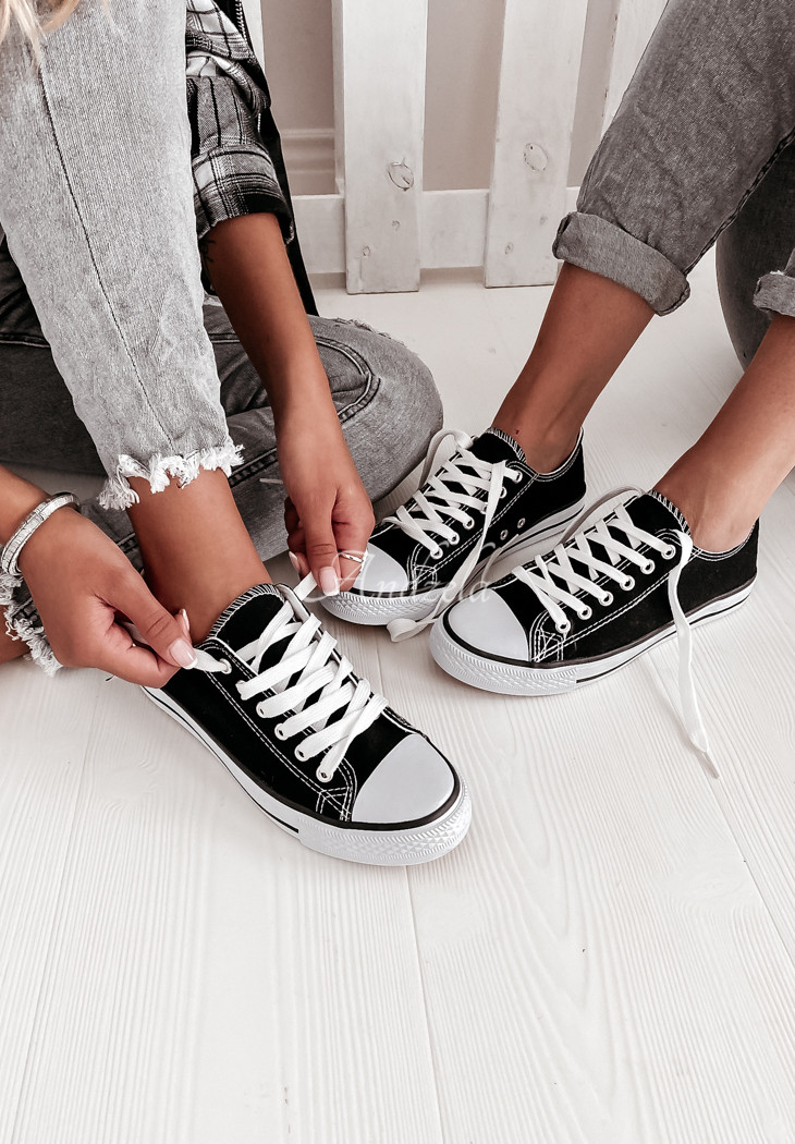 Conves sneakers black