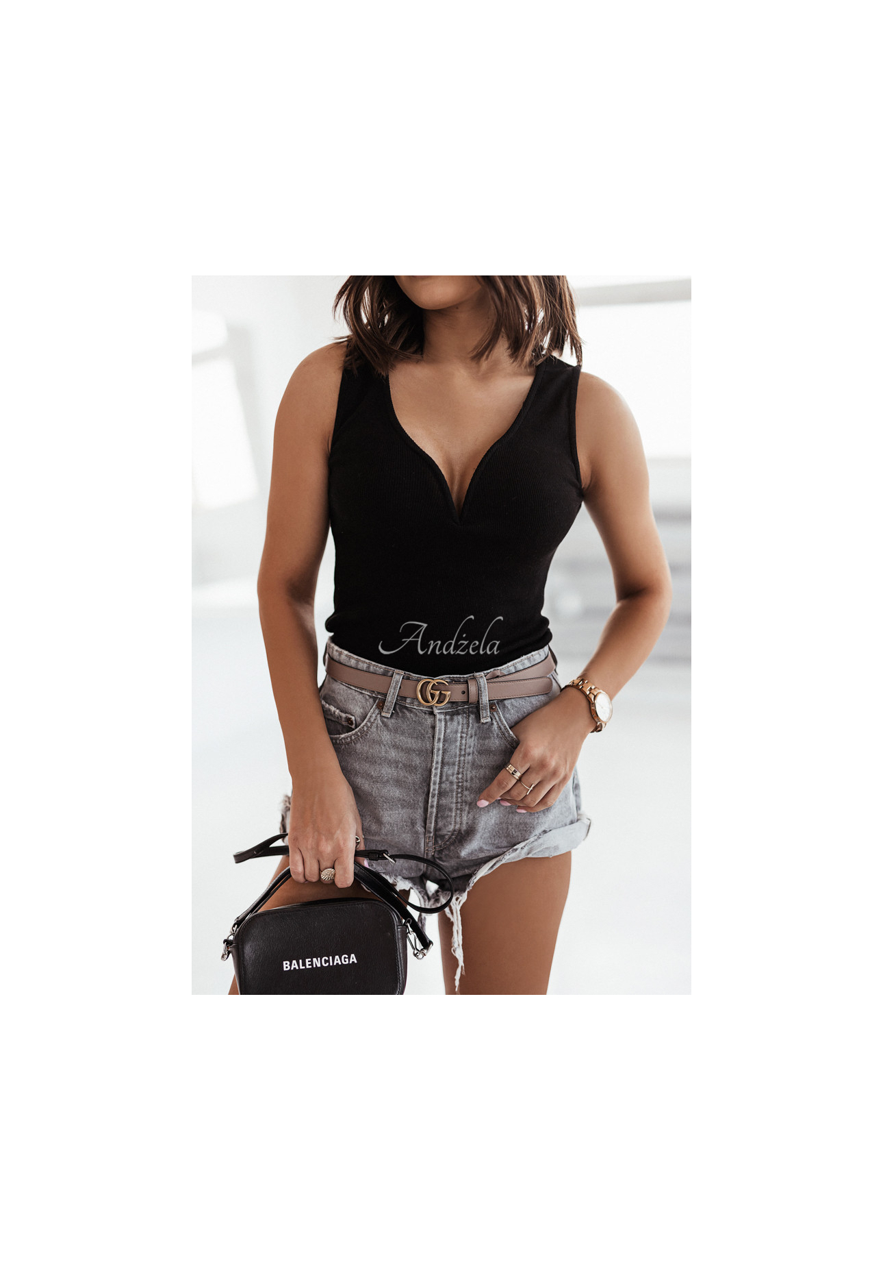 Prążkowana bluzka z dekoltem Amaro czarna