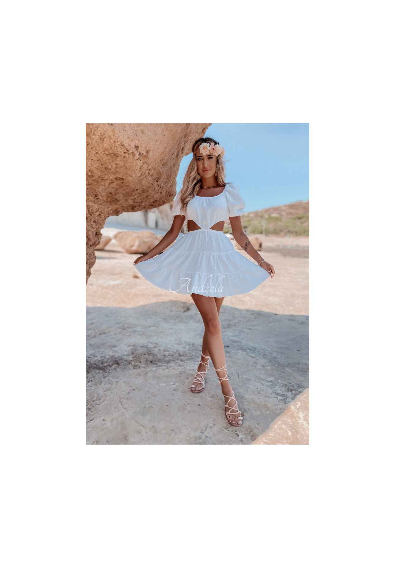 Muslin dress with cutout Malta white