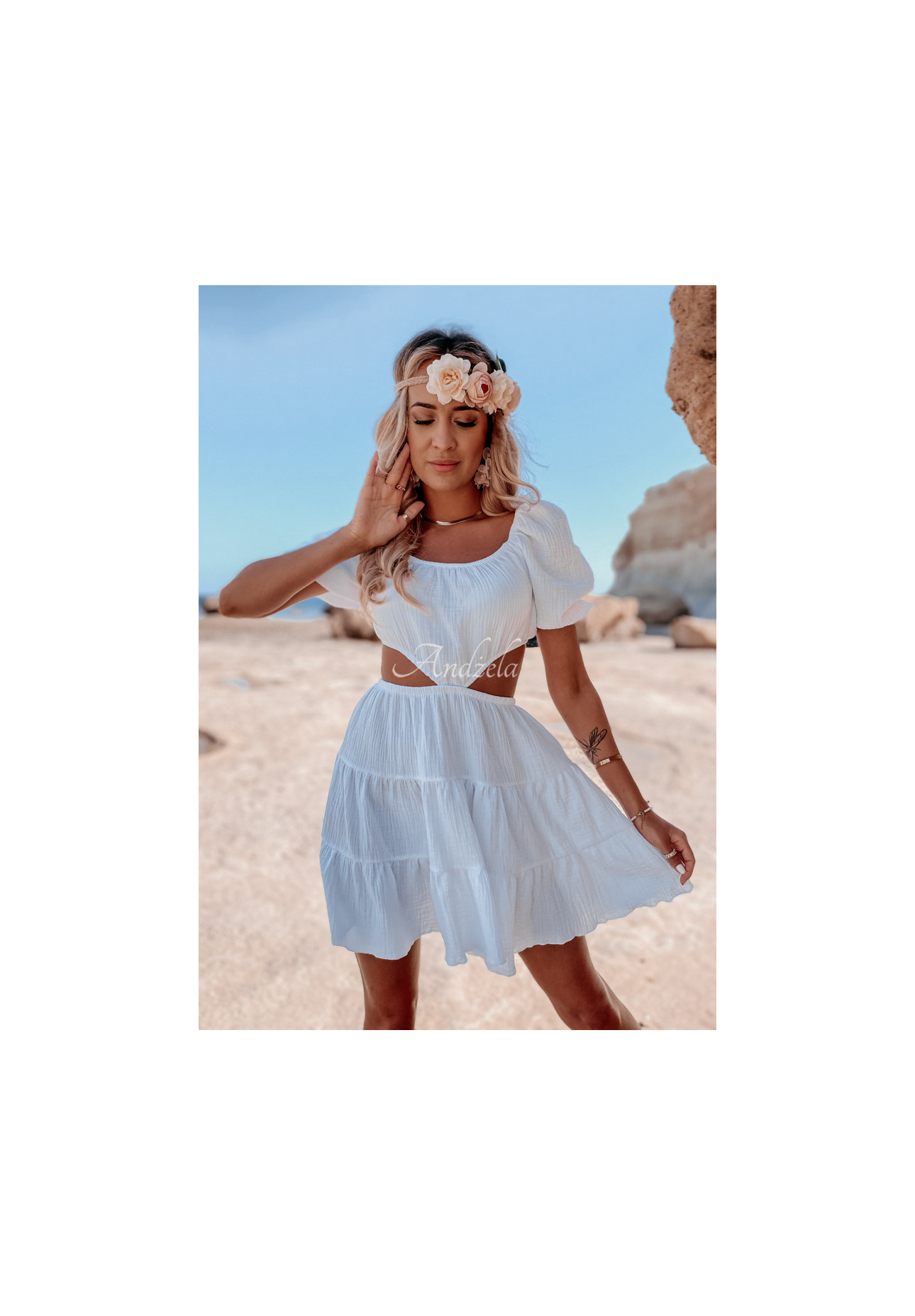 Muslin dress with cutout Malta white