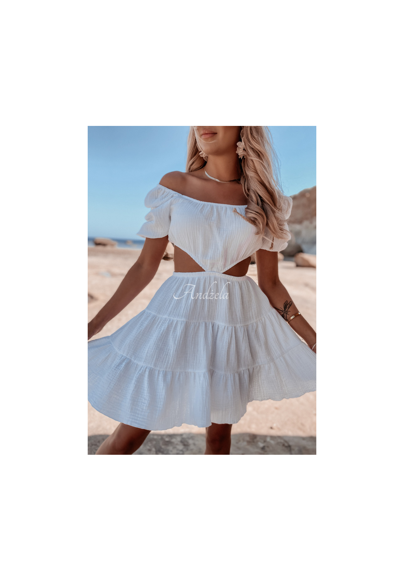 Muślinowa sukienka z wycięciem Malta biała