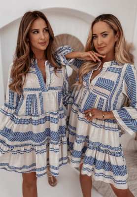 Wzorzysta sukienka z falbankami Santorini niebieska
