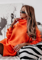 Długi Jumper z golfem Delicate in orange