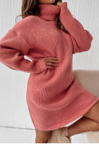 Sukienka sweter z golfem Terenzio koralowa