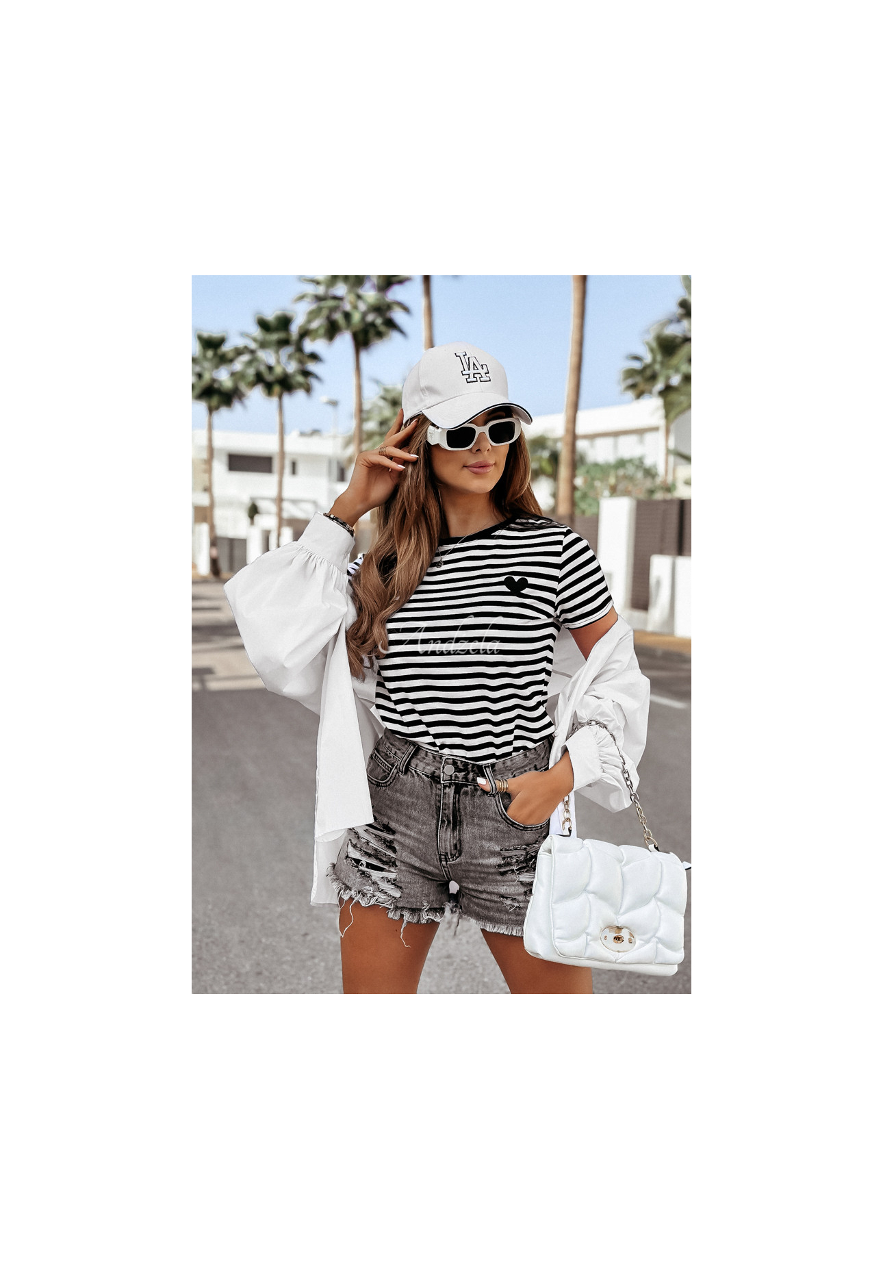 T-shirt w paski z serduszkiem Love Spell biało-czarny