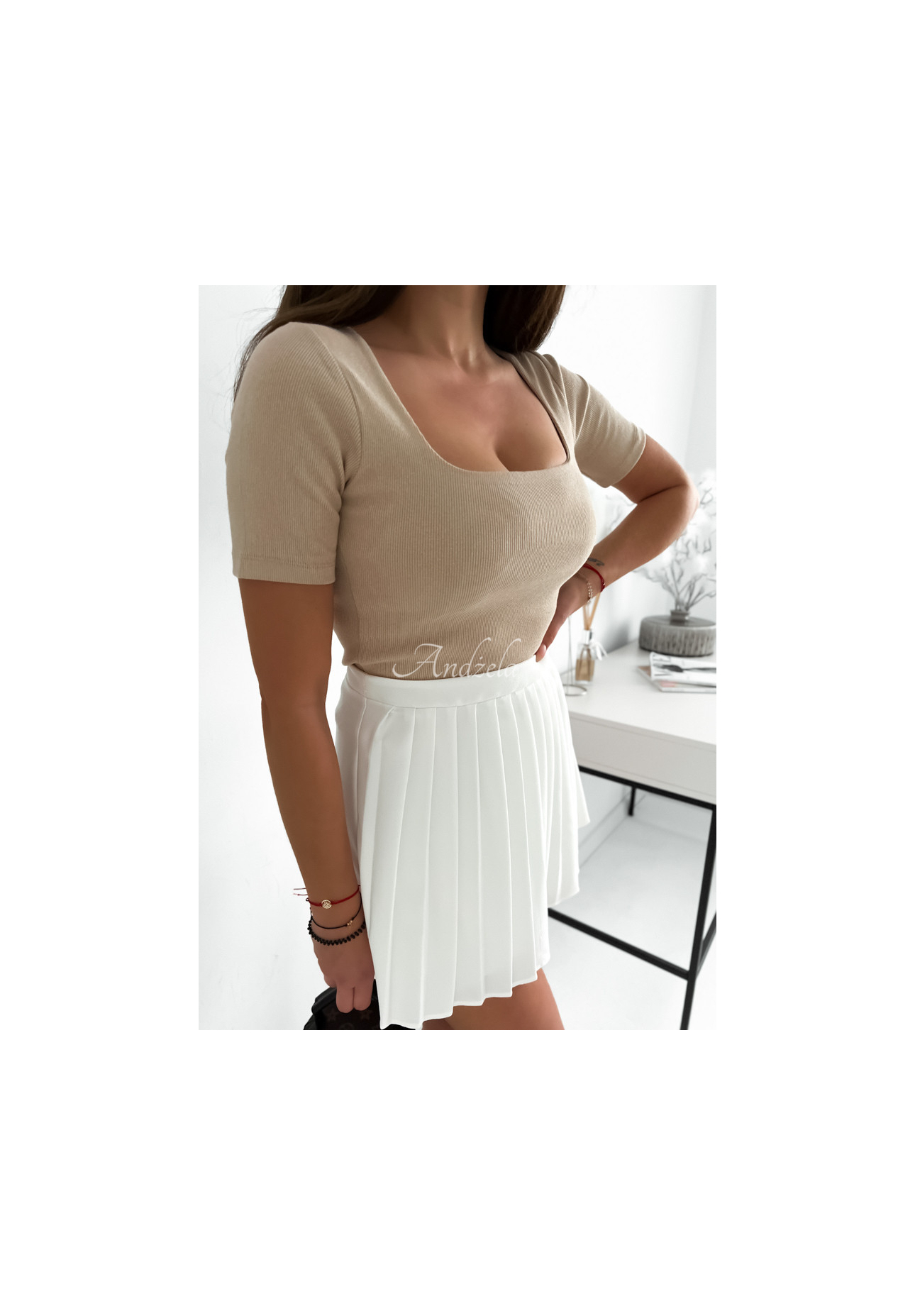 Prążkowana bluzka z kwadratowym dekoltem Trust Yourself beżowa