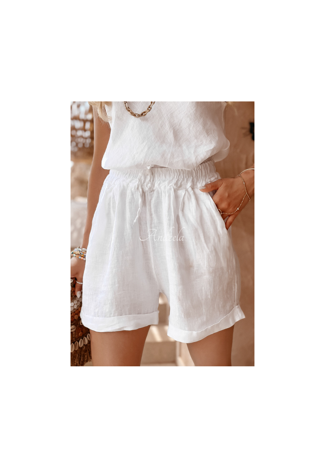 Summery Essentials ecru linen short shorts