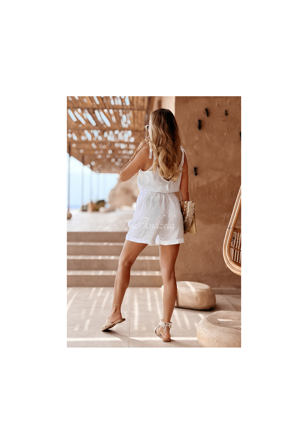 Summery Essentials ecru linen short shorts