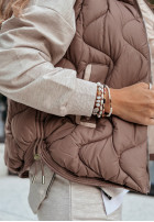 Pikowana Waistcoat z kapturem On Rainy Days in chocolate