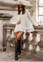 Ozdobnie pleciony Jumper z falbankami Timeless Beauty in ecru