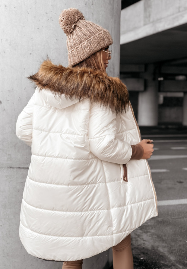 Długa pikowana kurtka z futerkiem Cold And Snow ecru