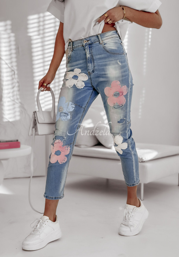 Spodnie jeansowe z przetarciami i nadrukiem Lovely Flowers jasnoniebieskie