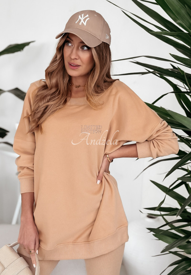 Bluza oversize z ozdobnym dekoltem i haftem I Am Limited Edition camelowa