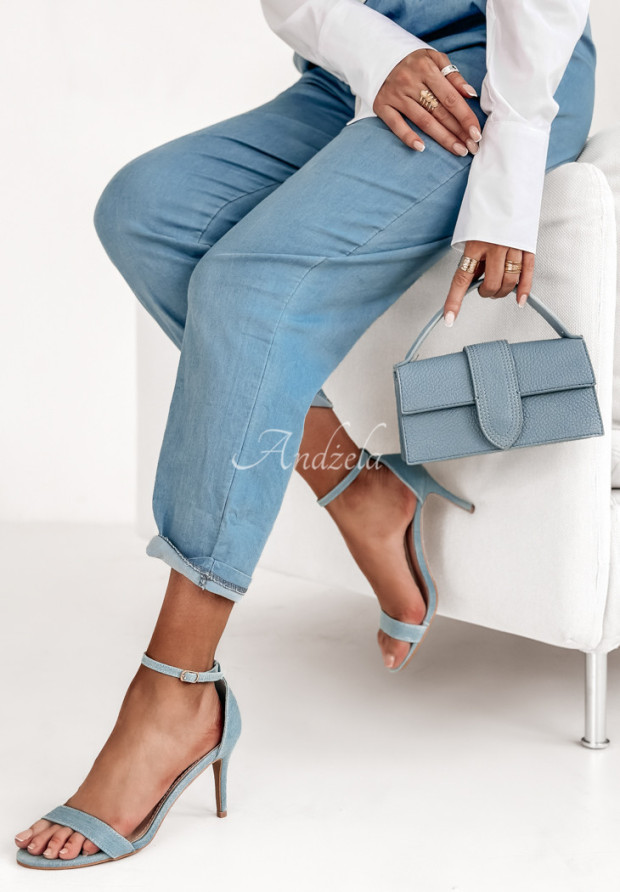 Jeansowe sandałki na szpilce Feminine Touch niebieskie