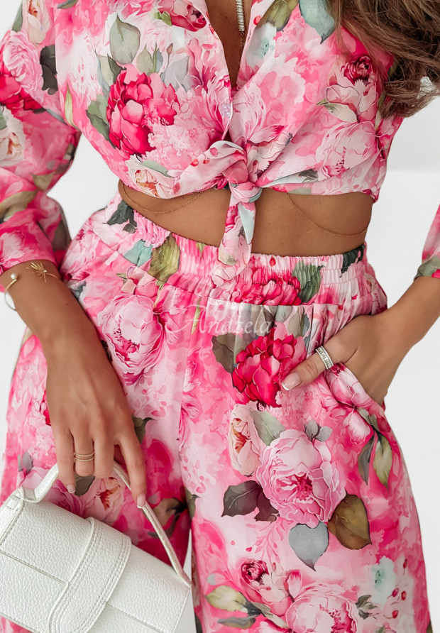 Komplet spodnie wide leg i koszula w kwiaty Adventure Attire różowy