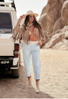 Kurtka z imitacji zamszu z frędzlami Big City Events beżowa