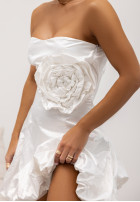 Sukienka mini z różą Cocomore Charming Flora biała