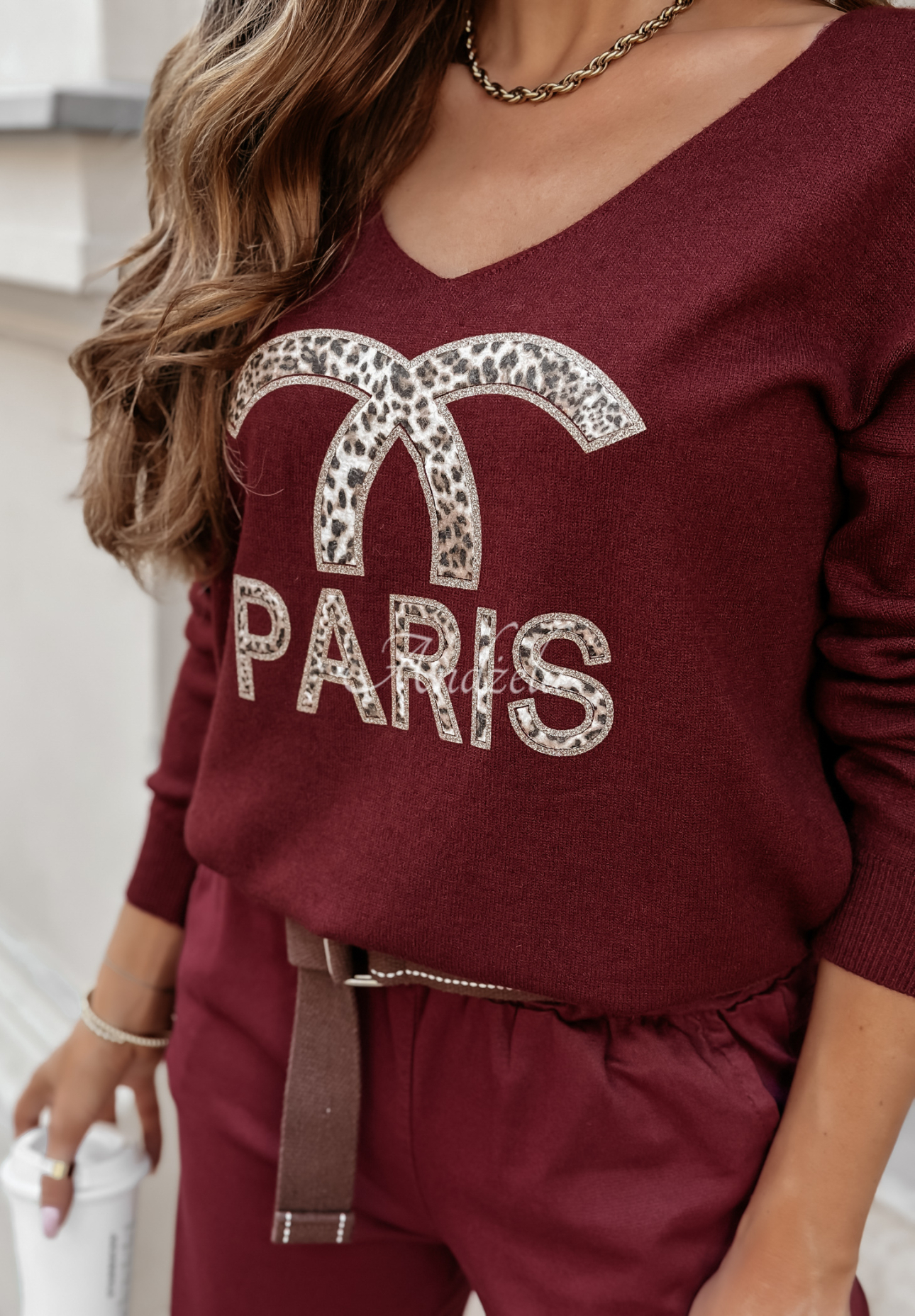 Lekki sweter z ozdobną aplikacją Paris Circles burgundowy