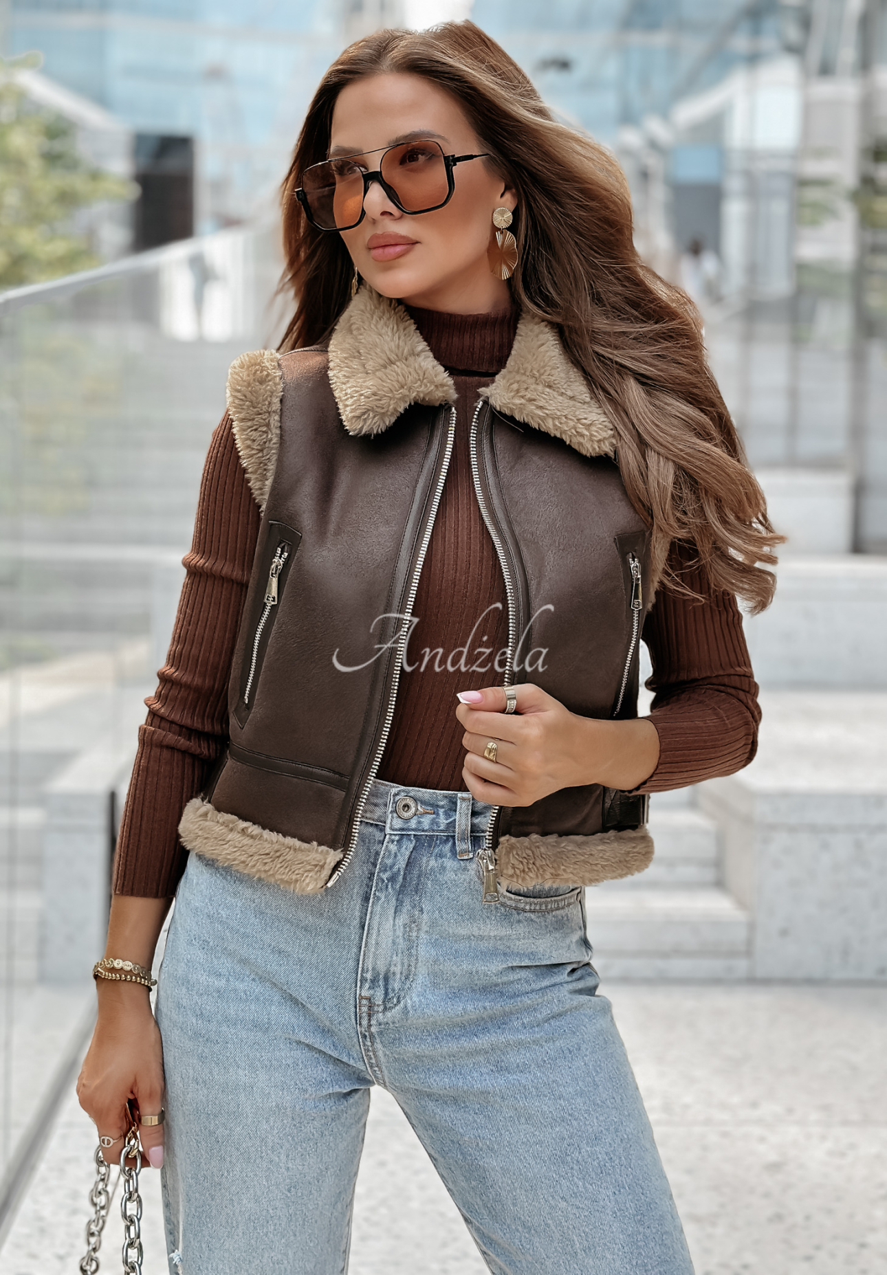 Short vest with fur Mountain Peak chocolate.