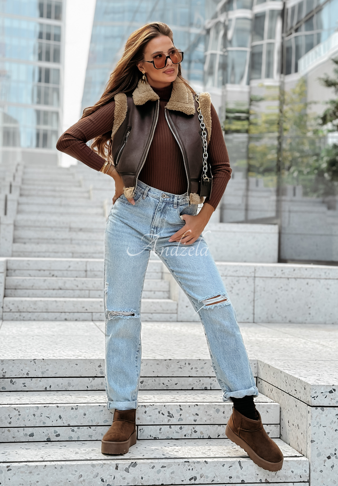 Short vest with fur Mountain Peak chocolate.