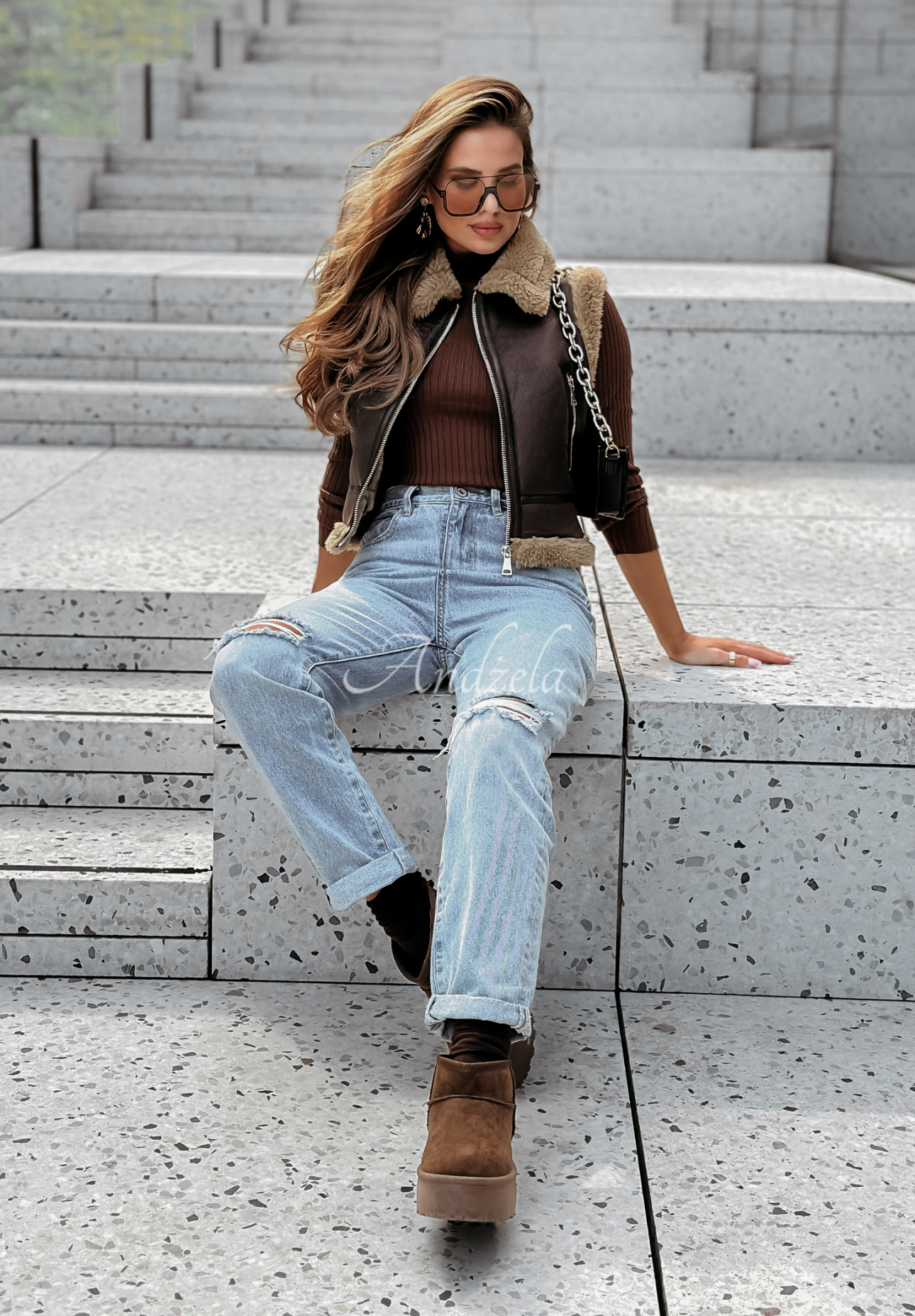 Short vest with fur Mountain Peak chocolate.