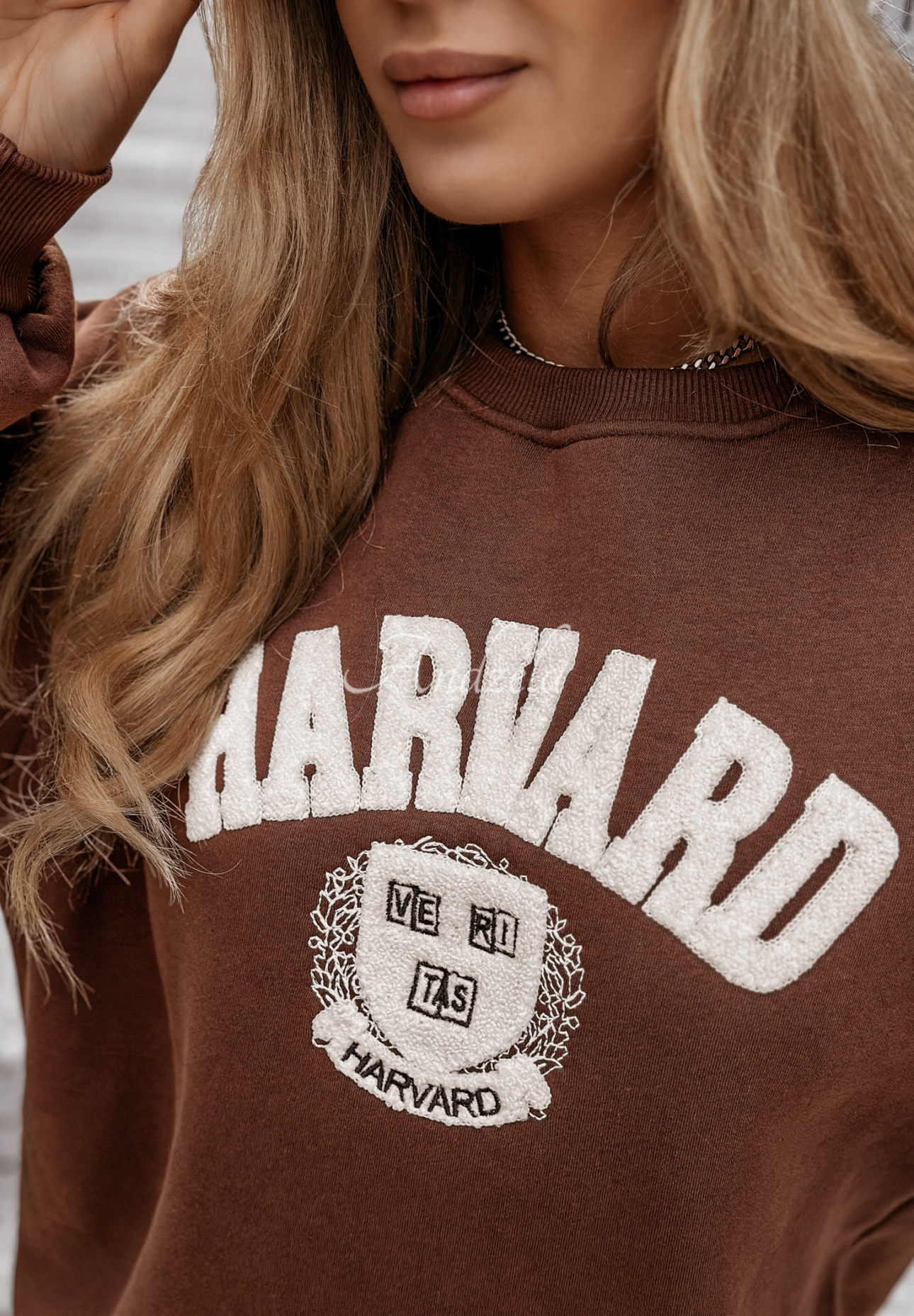 Bluza z napisem Harvard czekoladowa