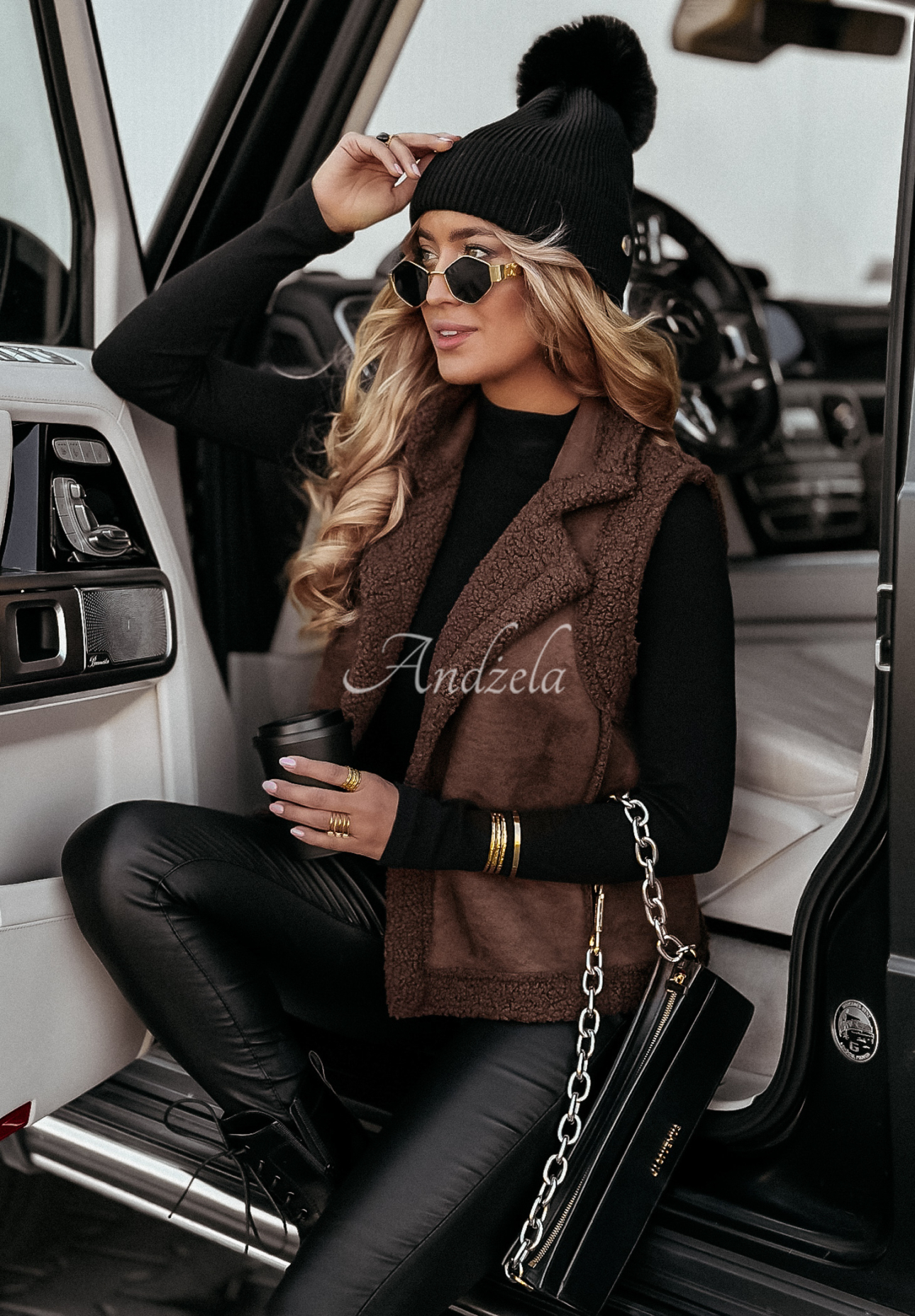 Bear Affair short sheepskin vest chocolate