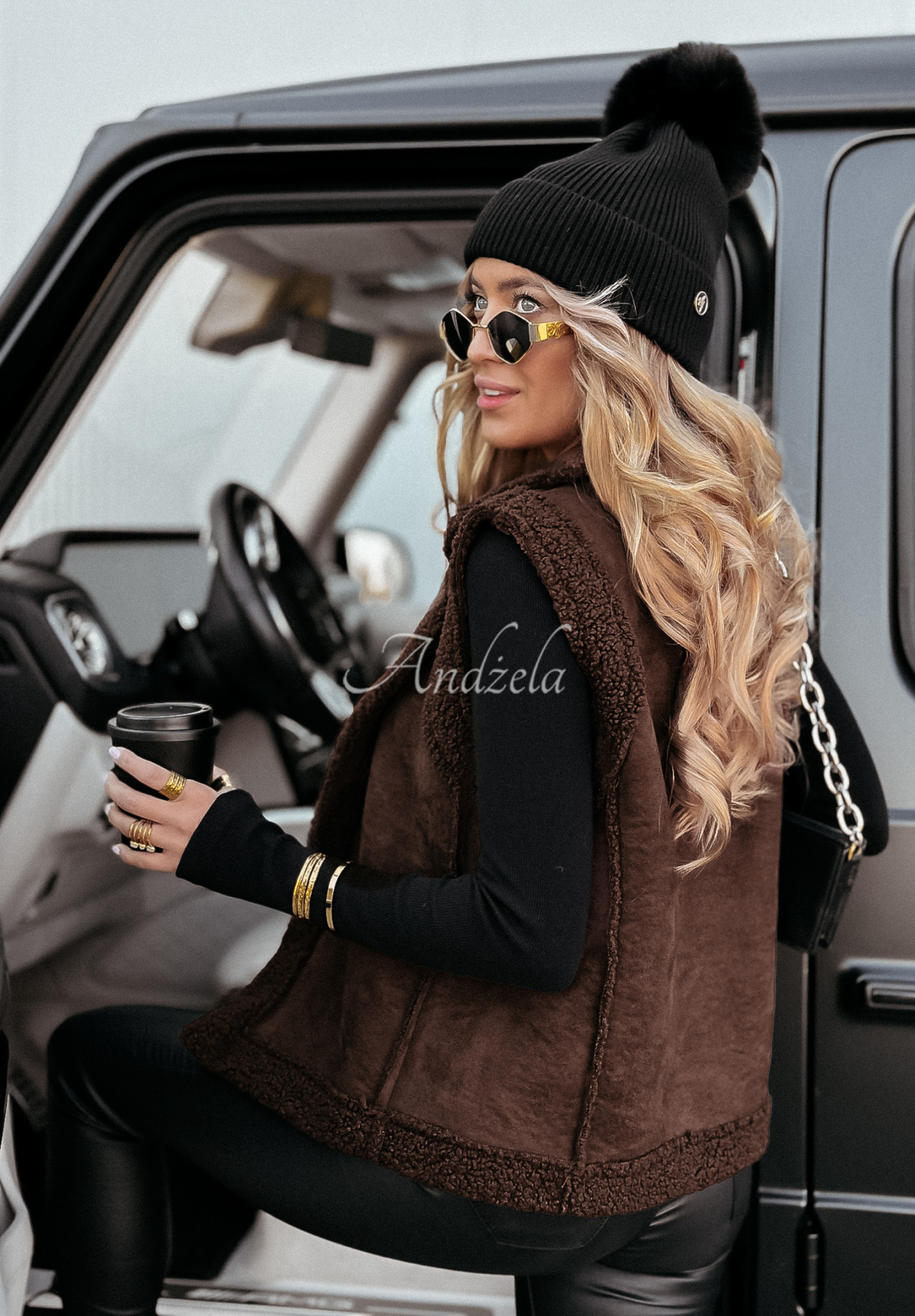 Bear Affair short sheepskin vest chocolate