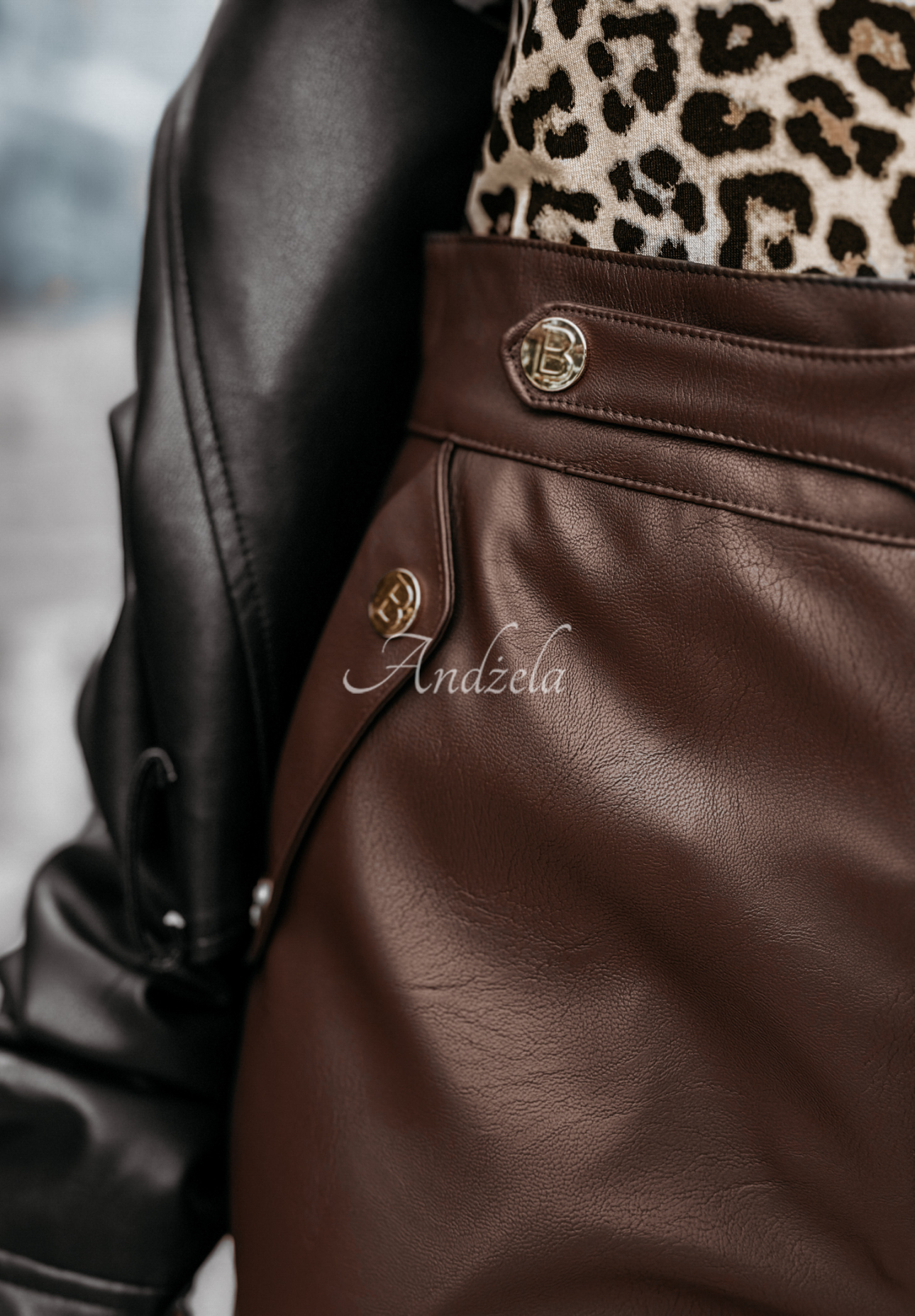 Rubby chocolate waxed short shorts