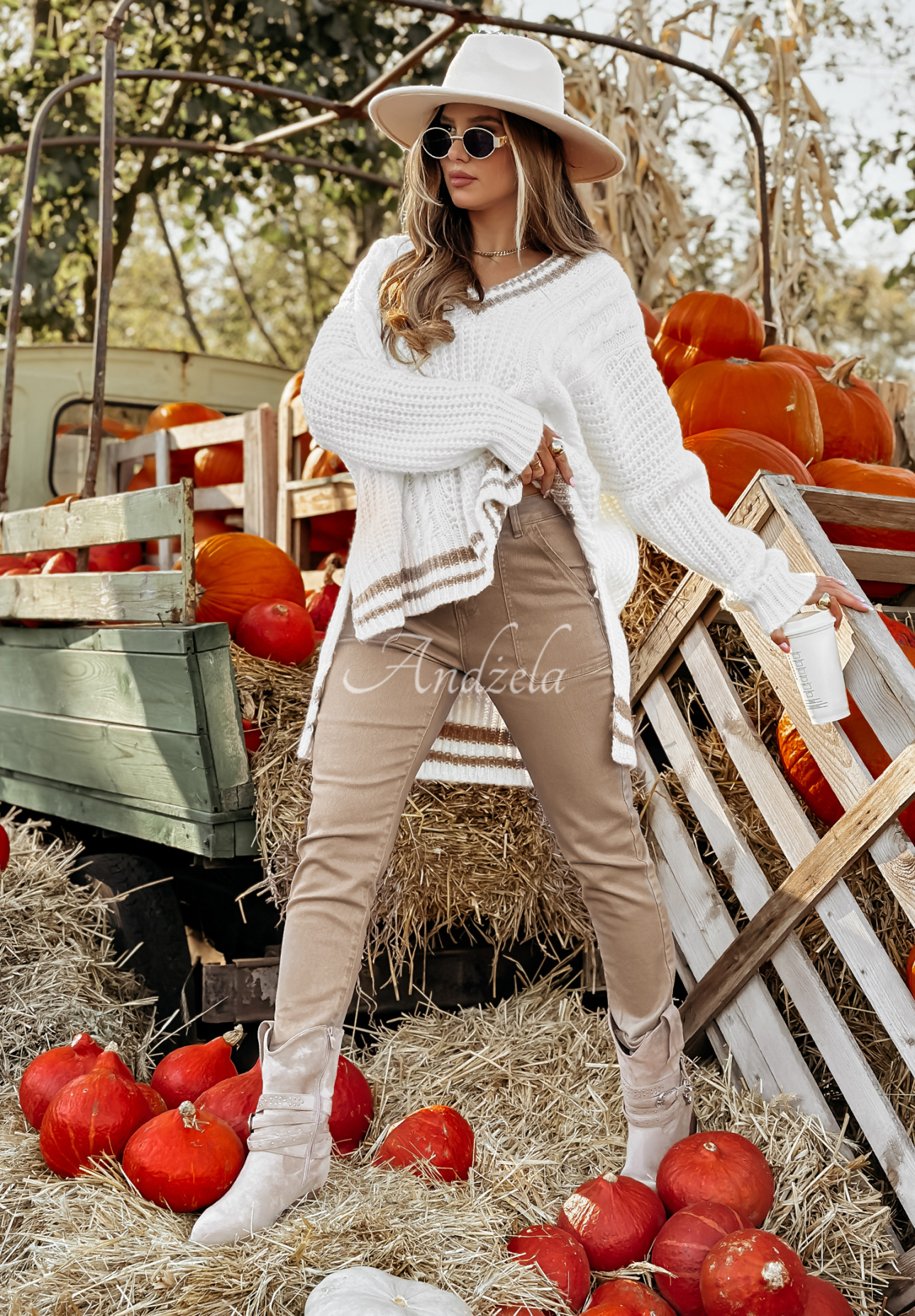 Decoratively woven asymmetrical sweater Only Limit Is You ecru