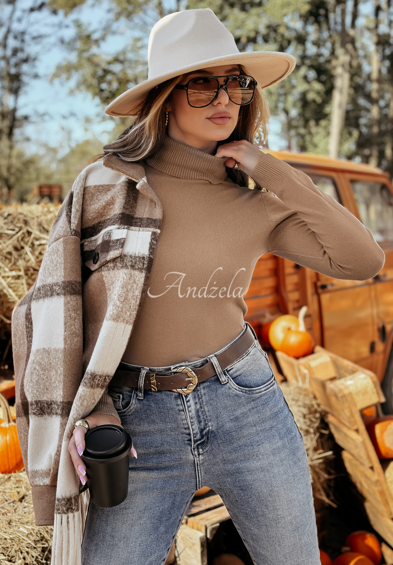 Fitted turtleneck sweater Solange camel