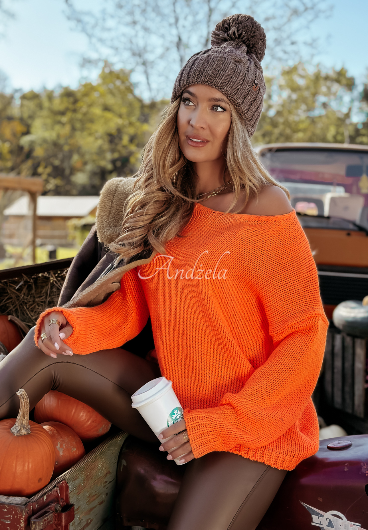 Feel orange short sweater