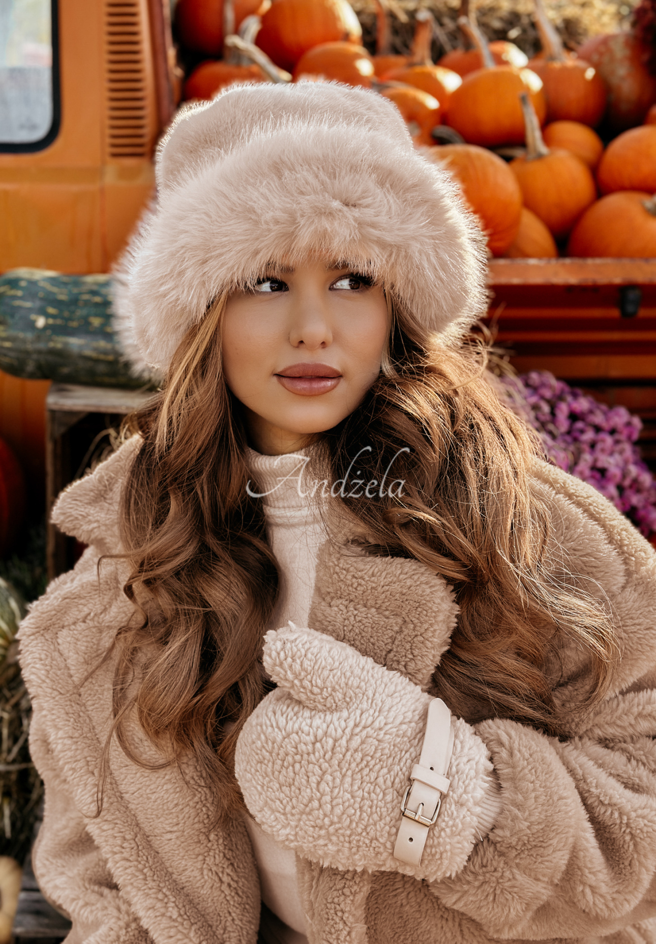 When Snow Falls beige fur bucket hat