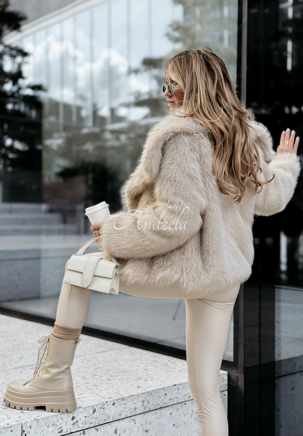 Bear Elegance short fur coat beige