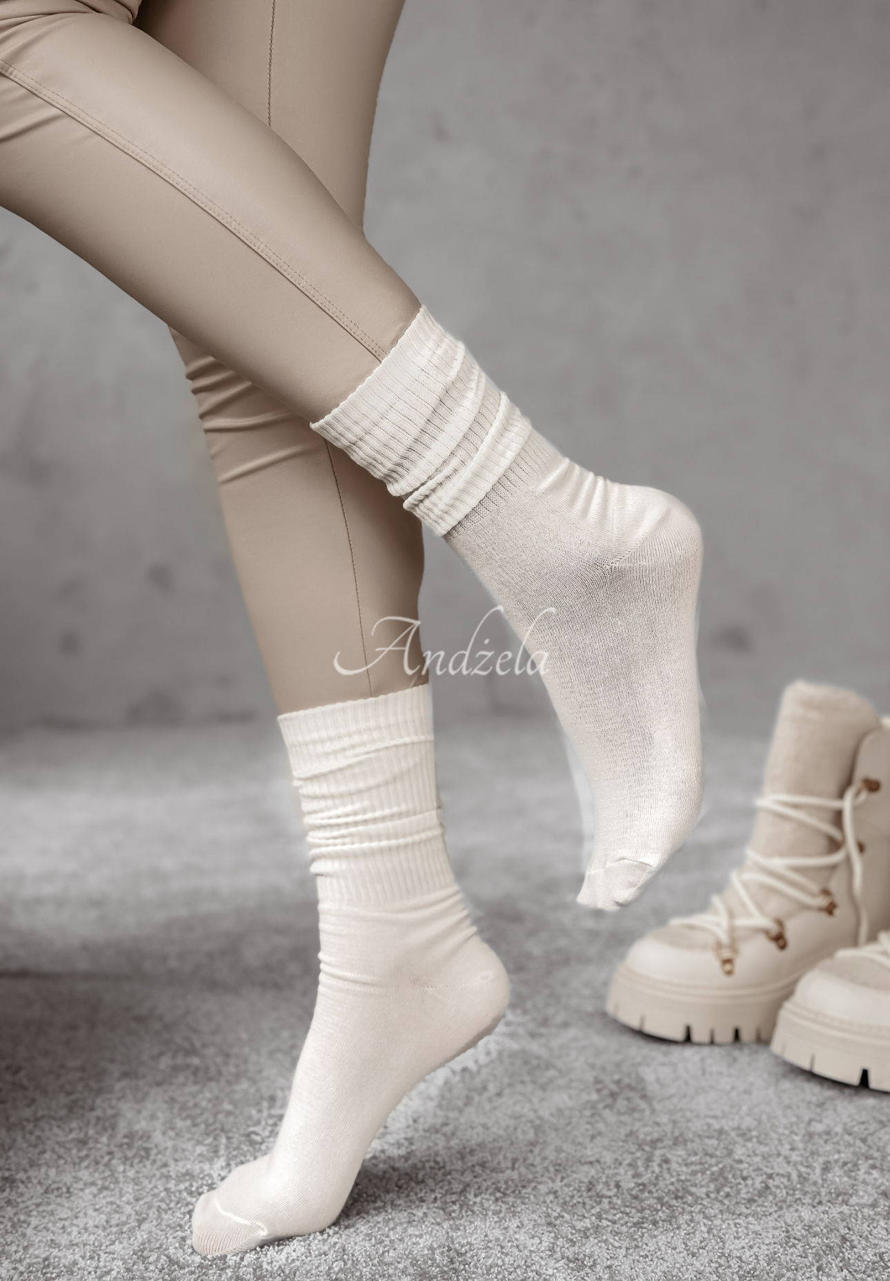 Ribbed socks Homey Hues ecru