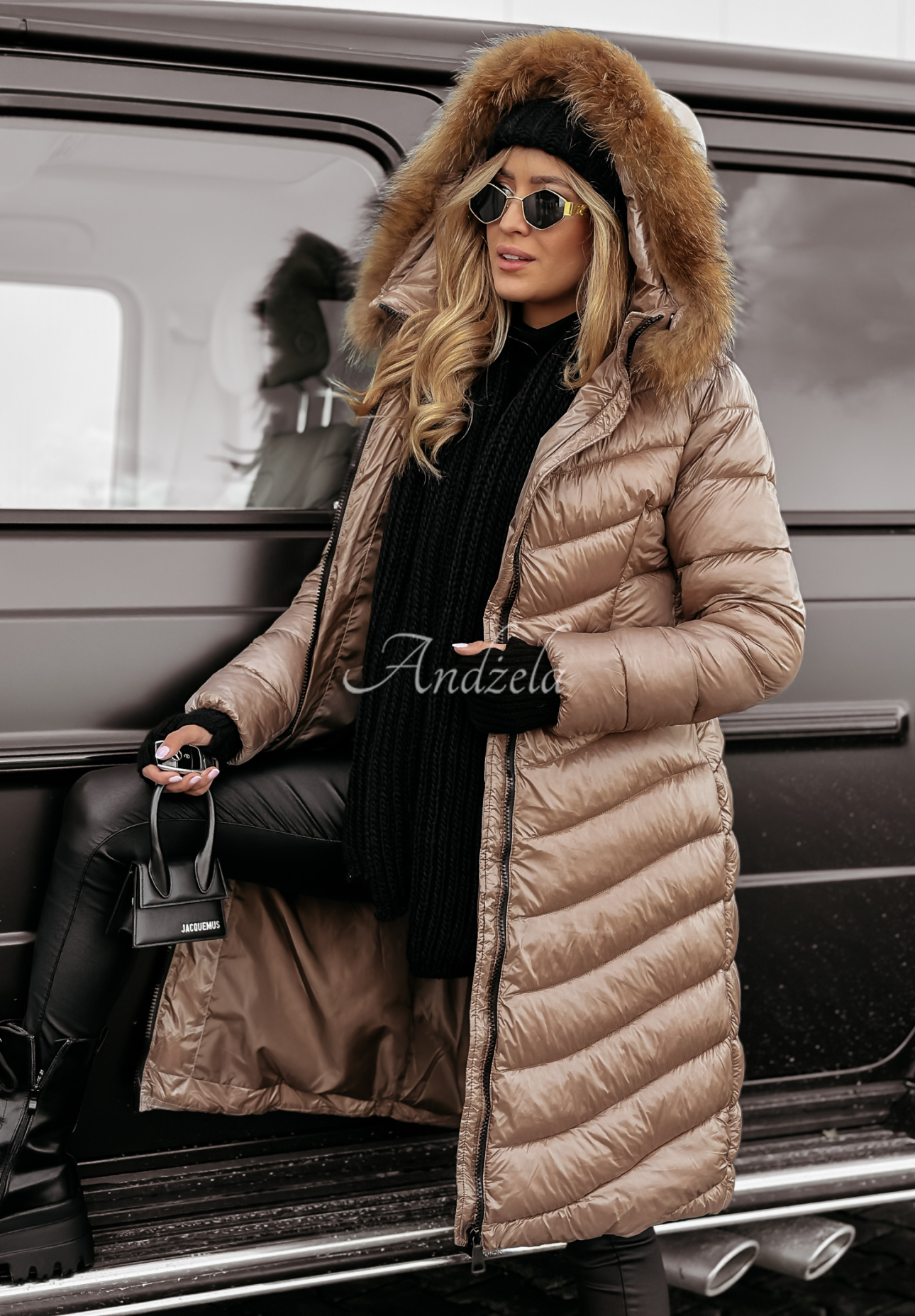 Long quilted jacket with hood Crystal Snow mocha