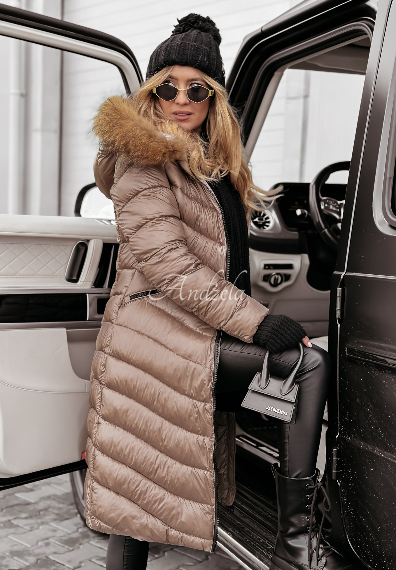Long quilted jacket with hood Crystal Snow mocha