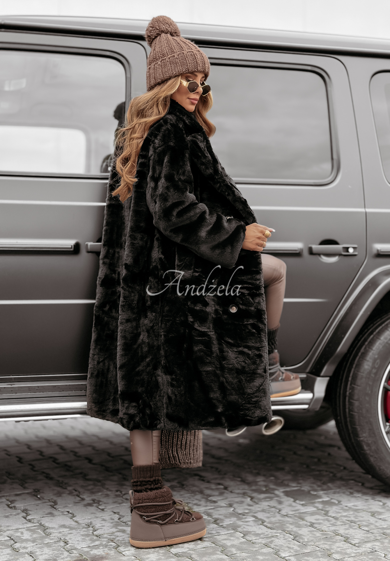Long fur coat Joys Of Winter black