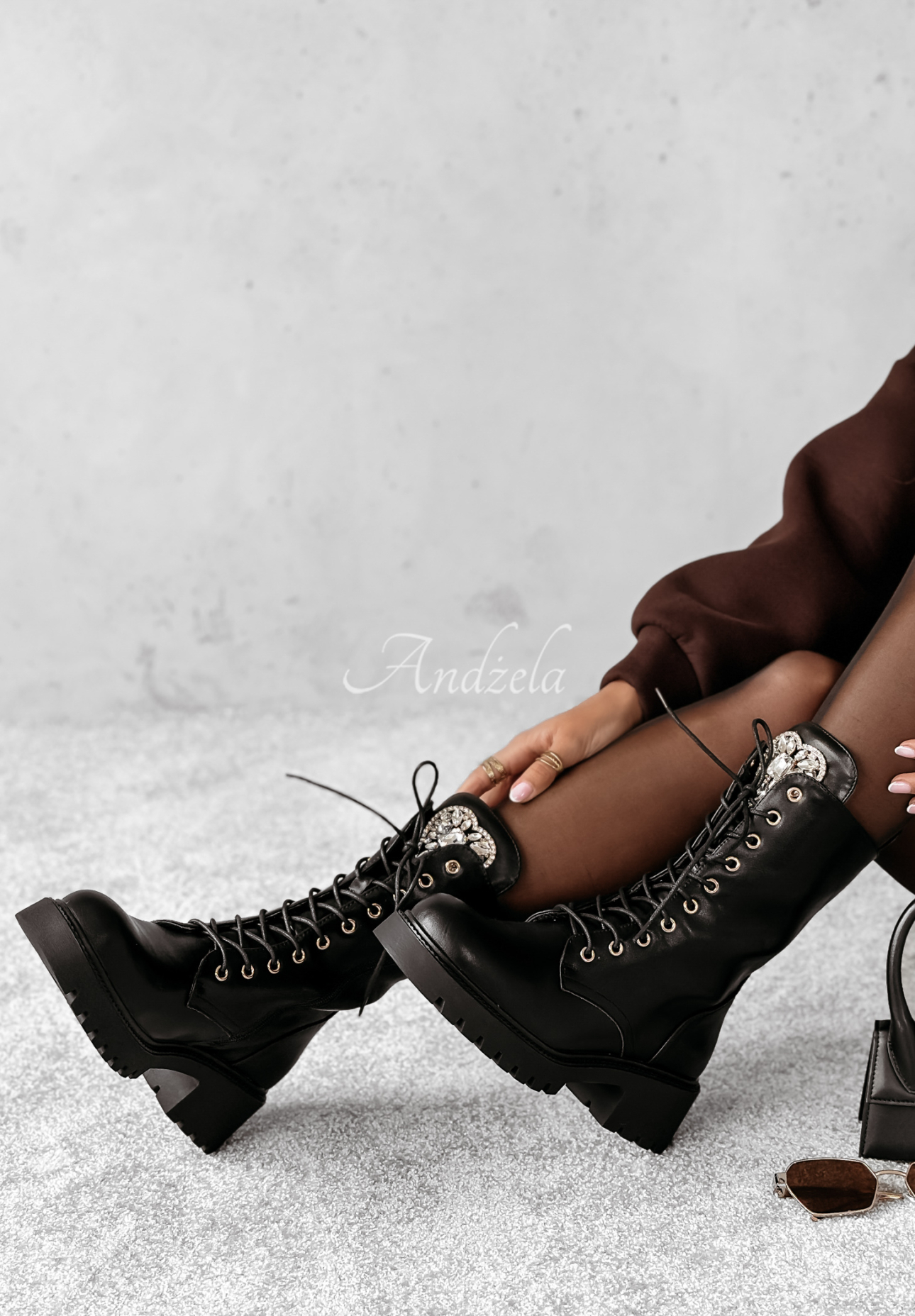 Treadwell black leather bagger boots