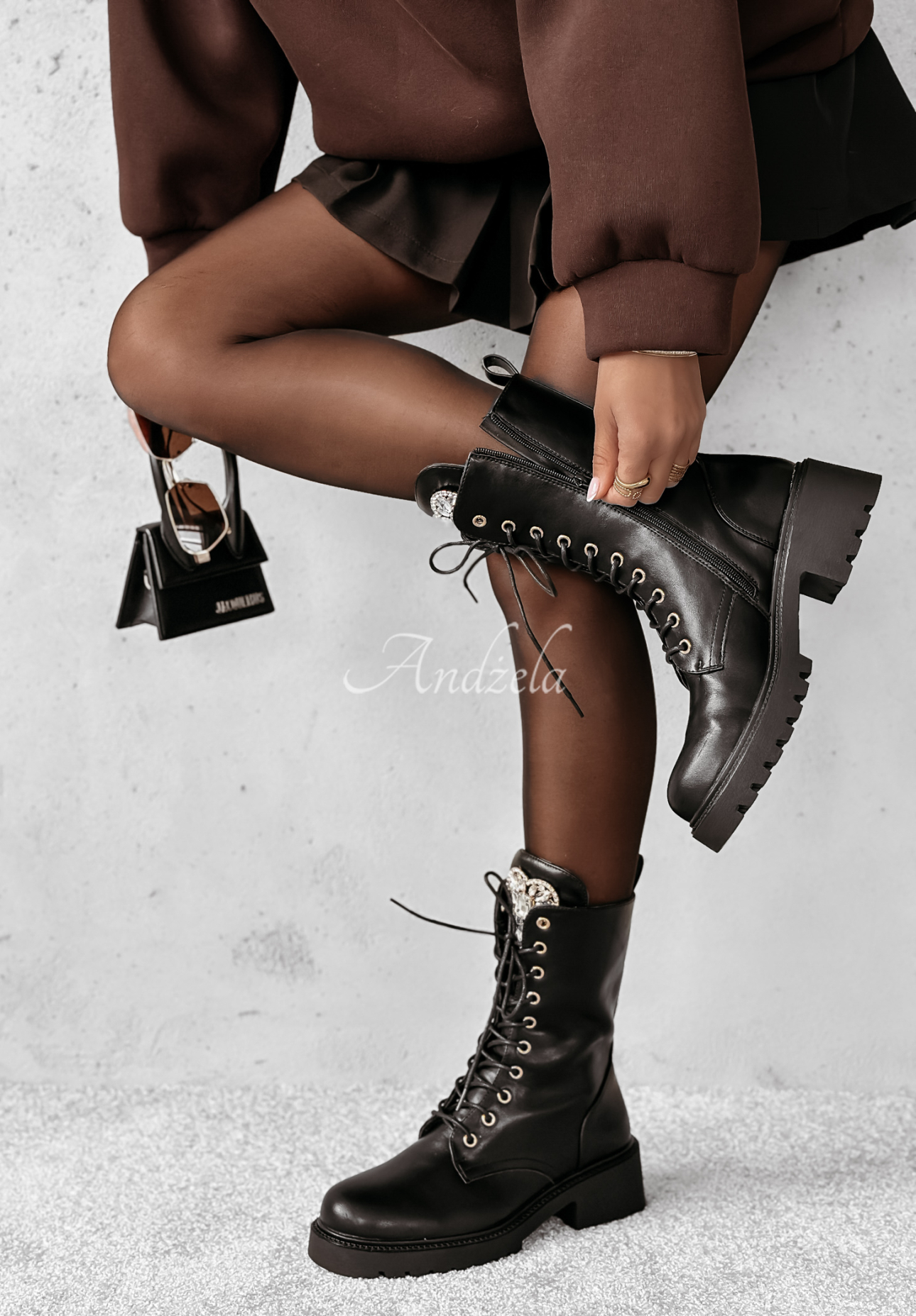 Treadwell black leather bagger boots