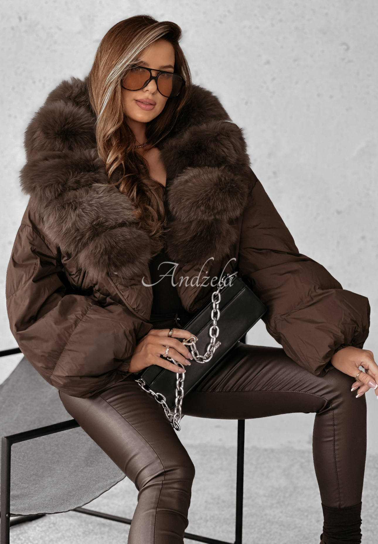 Short down jacket with fur Snow Thanks chocolate