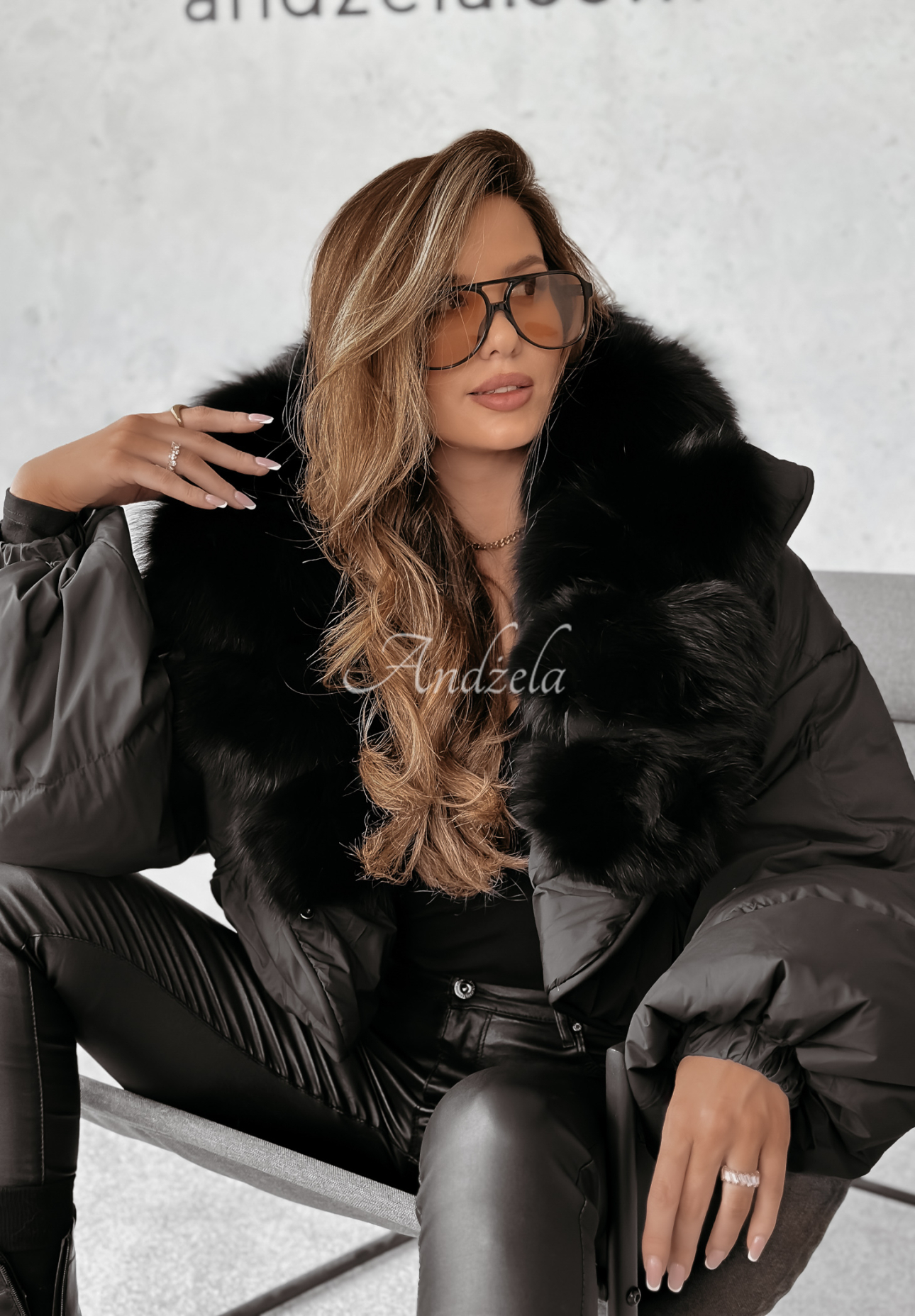 Short down jacket with fur Snow Thanks black