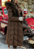 Długa pikowana kurtka z futerkiem Winter Sleep czekoladowa