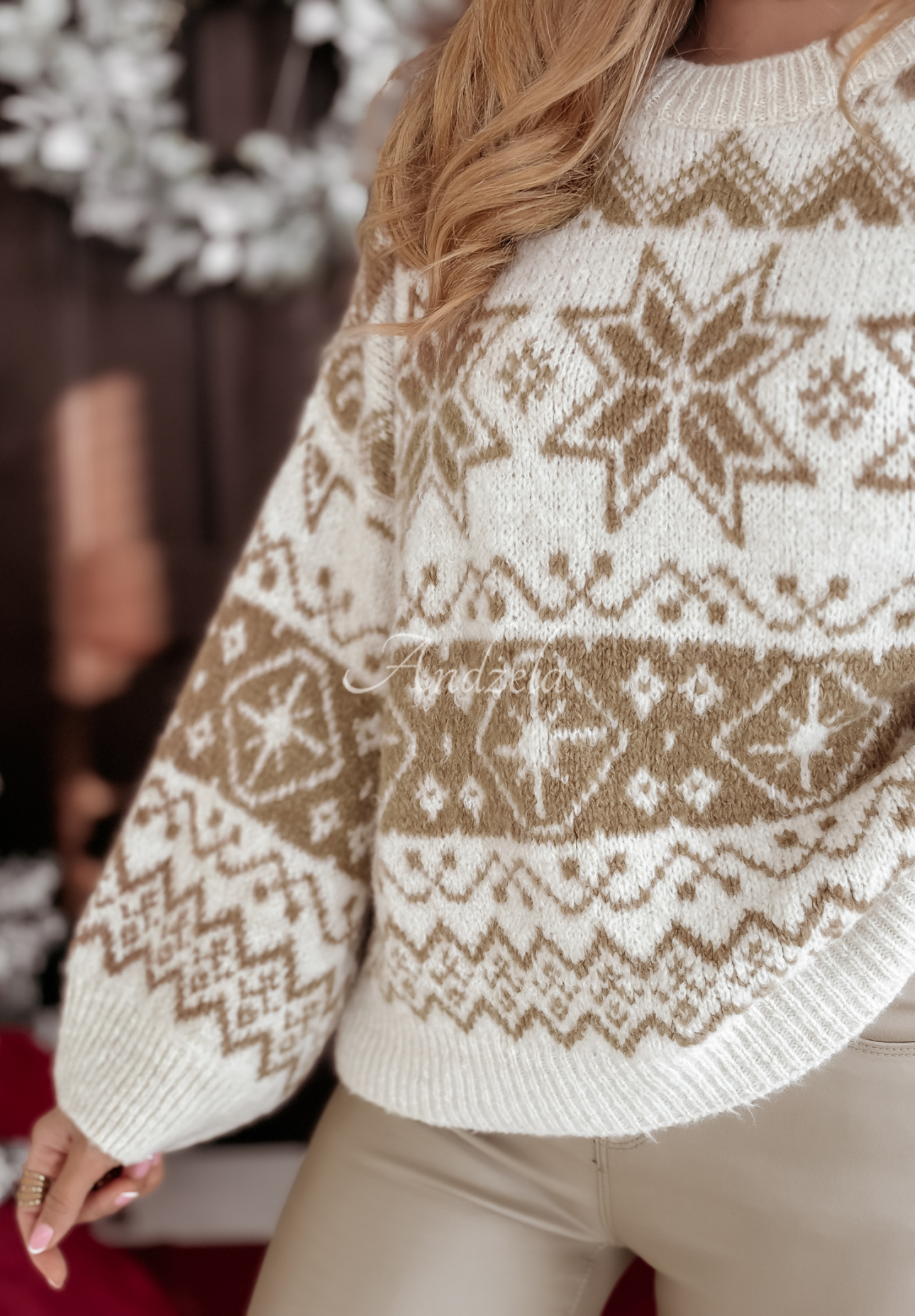 Świąteczny sweter we wzory Holiday Sparkle beżowy